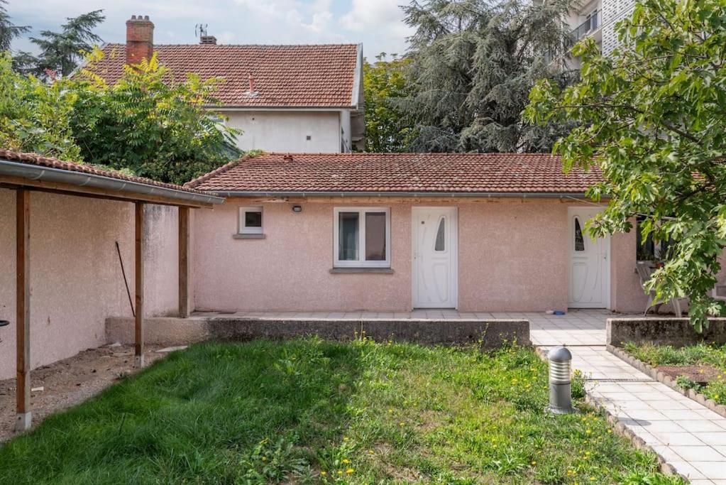Апартаменти Lumignons Lyonnais - Doua Віллербанн Екстер'єр фото